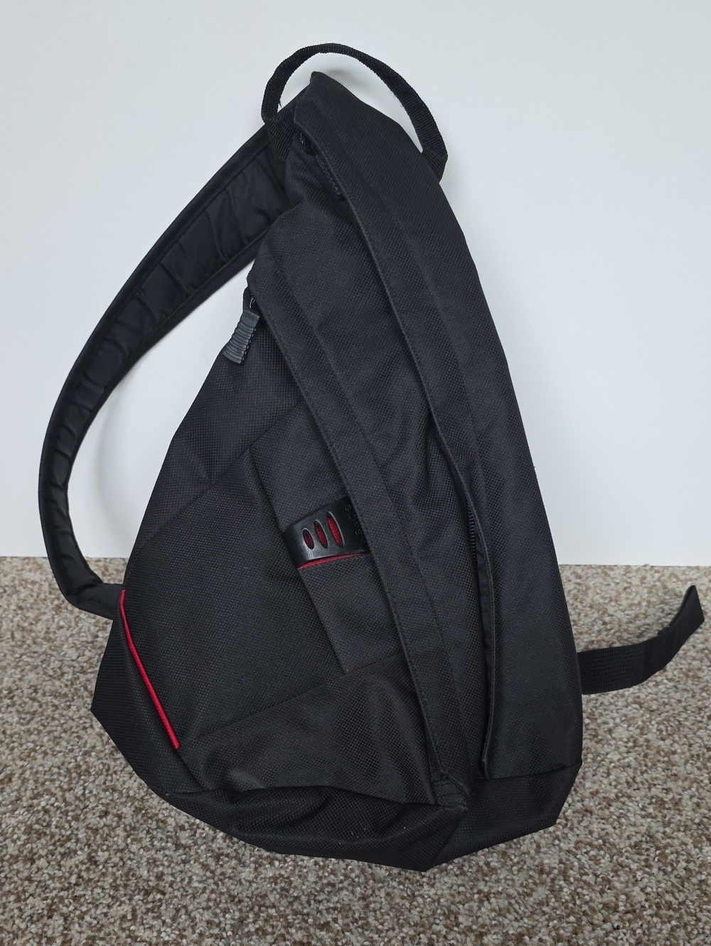 Black Sling Crossbody Bag for Men - Everyday Carry - Soren